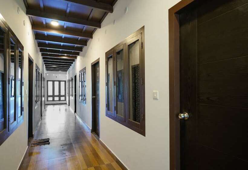 Пансион Capella Saas Calicut