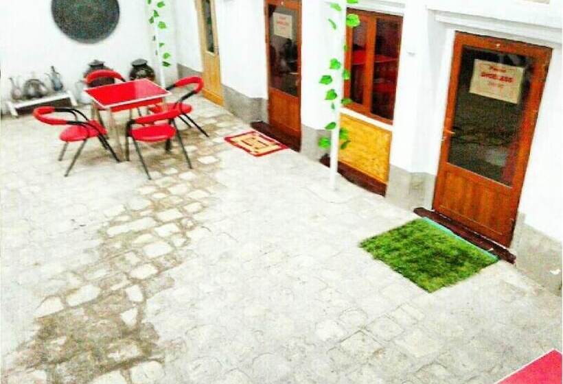 פנסיון History Guest House