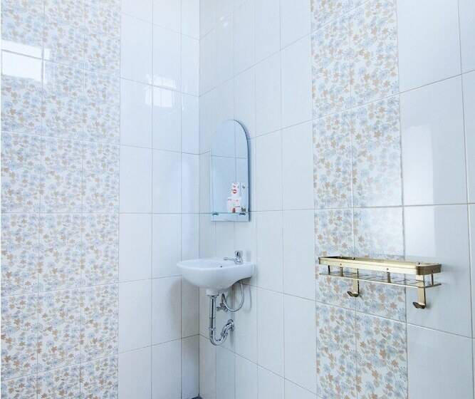 فندق Capital O 540 Esther