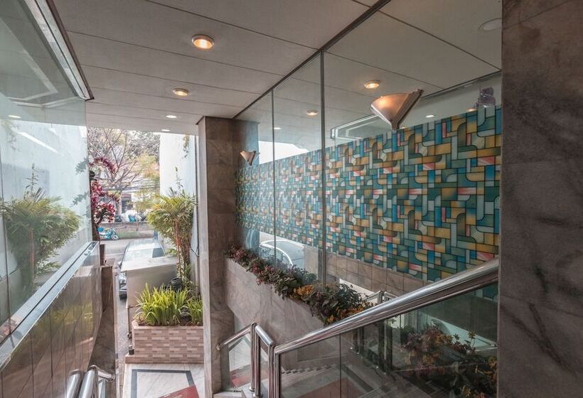 בית מלון כפרי Capitol By Oyo Rooms