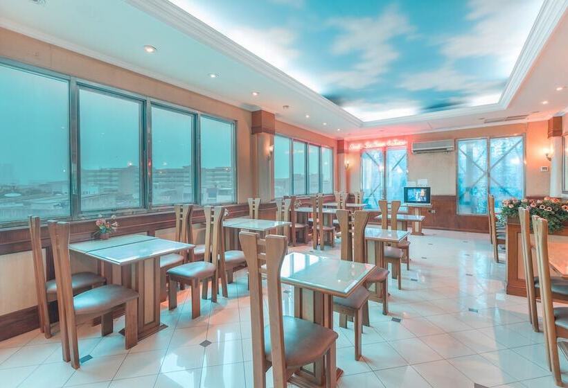 בית מלון כפרי Capitol By Oyo Rooms