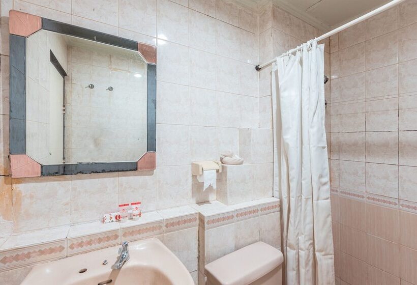 בית מלון כפרי Capitol By Oyo Rooms