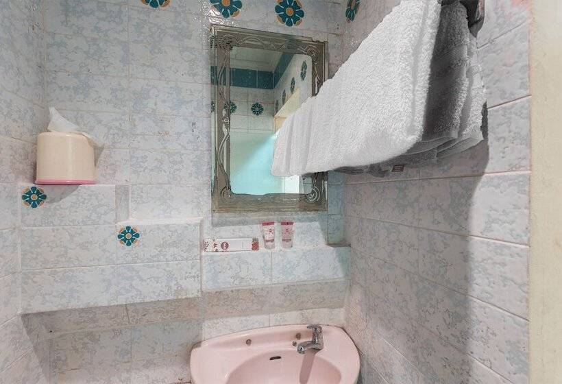 בית מלון כפרי Capitol By Oyo Rooms