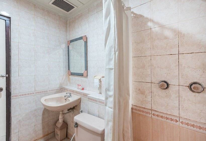 בית מלון כפרי Capitol By Oyo Rooms