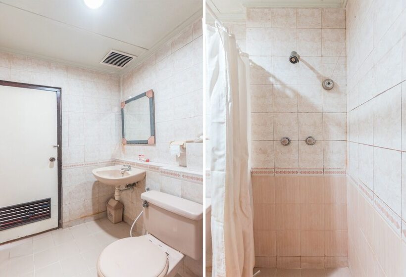 בית מלון כפרי Capitol By Oyo Rooms