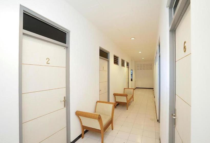 Hotel Darmo Permai Guesthouse By Oyo Rooms