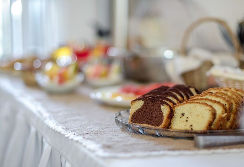 فندق Glaronissi Beach