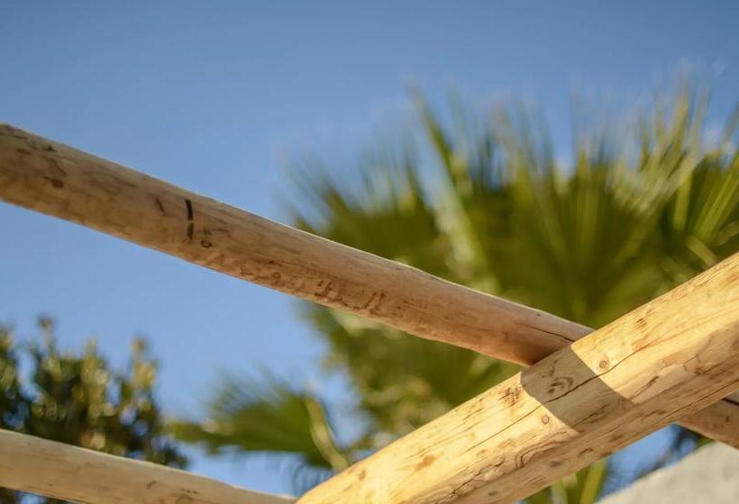 فندق Glaronissi Beach