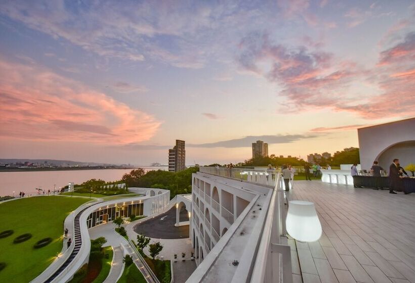 Golden Tulip Fab Hotel New Taipei