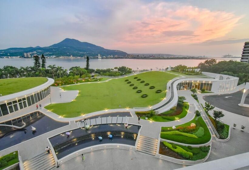 Golden Tulip Fab Hotel New Taipei