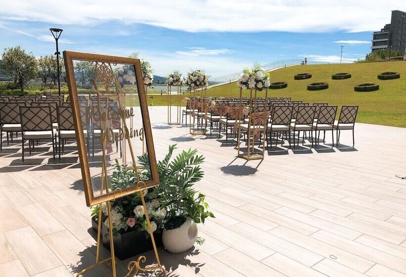 Golden Tulip Fab Hotel New Taipei