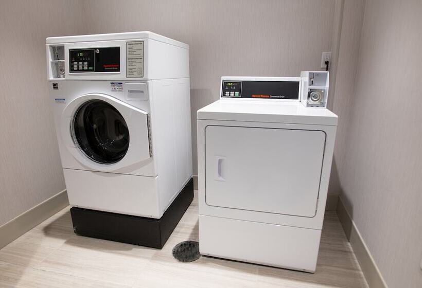 ホテル Holiday Inn Express & Suites Jersey City Holland Tunnel, An Ihg