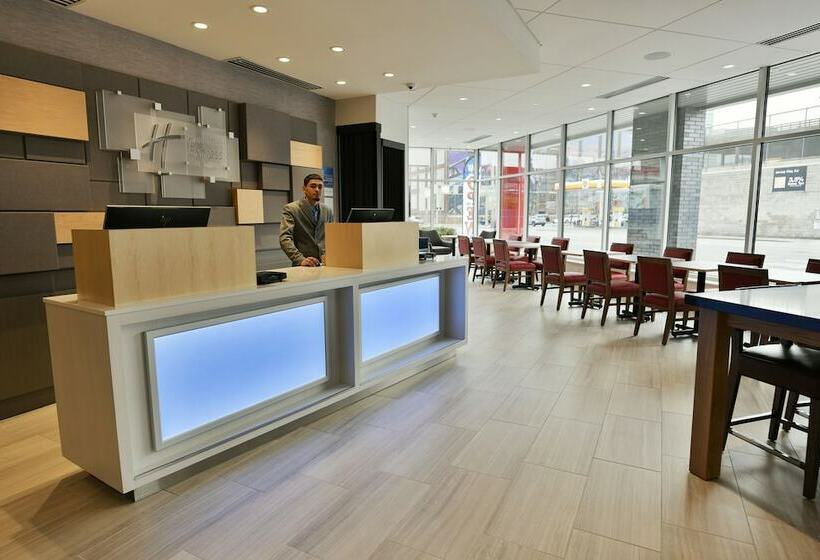 호텔 Holiday Inn Express & Suites Jersey City Holland Tunnel, An Ihg