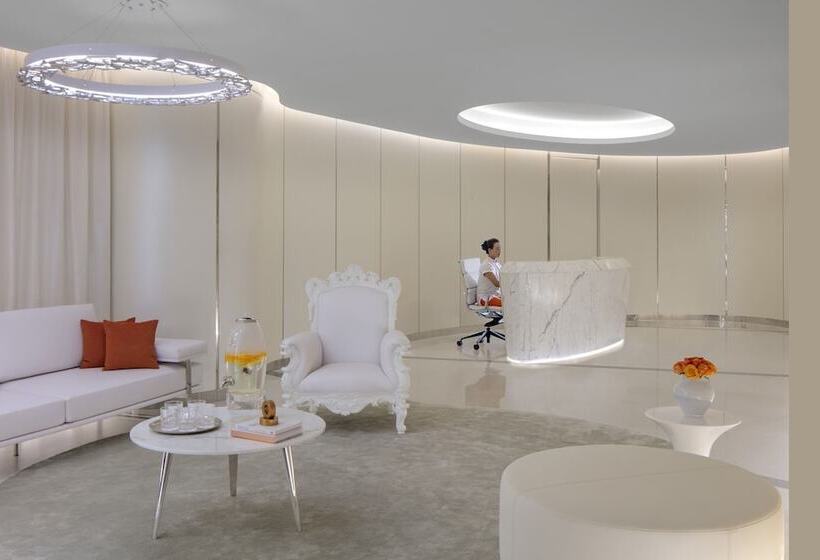 Paramount Hotel Dubai