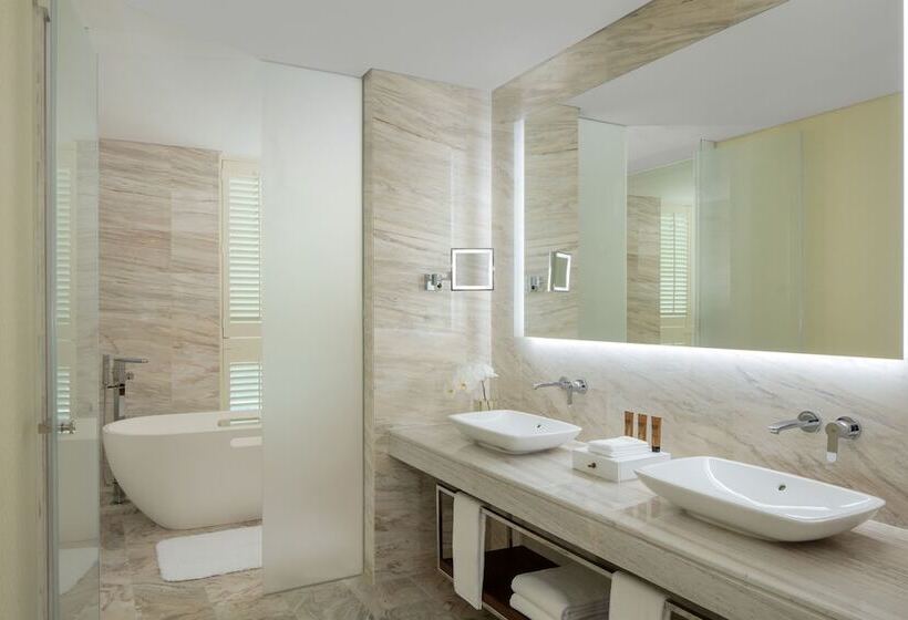 Paramount Hotel Dubai