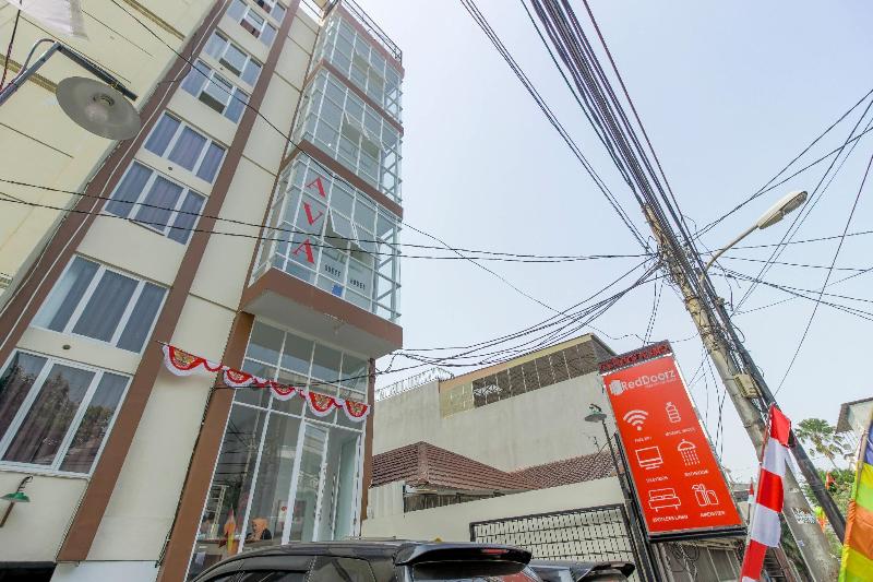 호텔 Reddoorz Near Hayam Wuruk