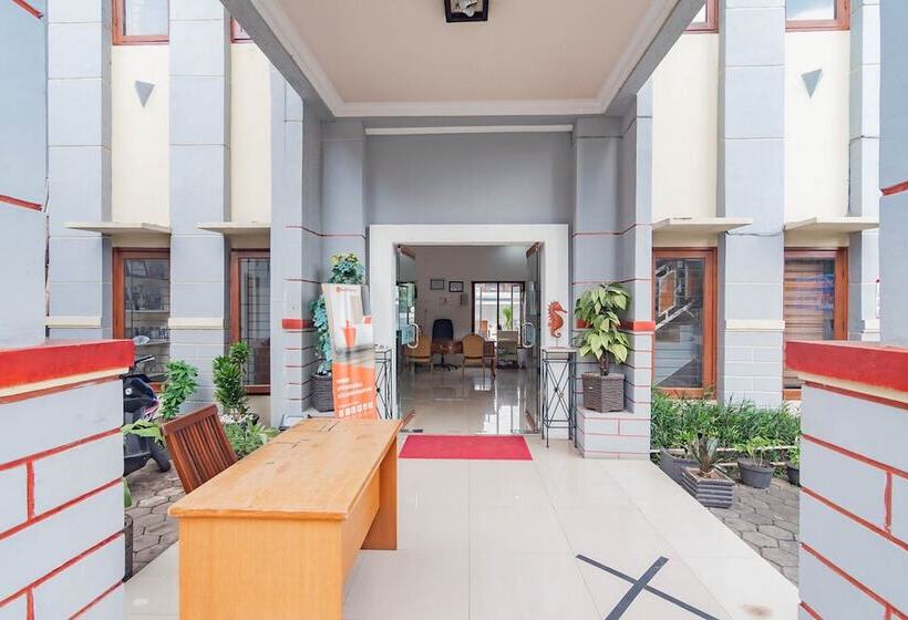 펜션 Reddoorz Near Jatinangor Town Square