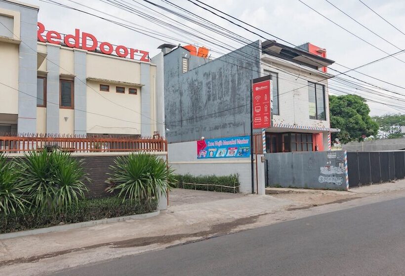 펜션 Reddoorz Near Jatinangor Town Square