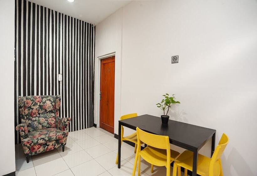 Пансион Mega Stay Near Mall Kelapa Gading