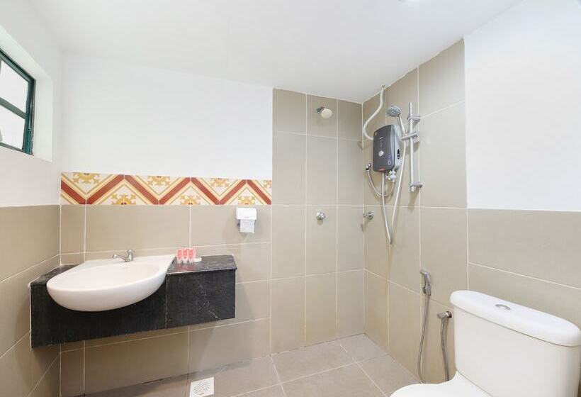 Azimuth Hotel By Oyo Rooms