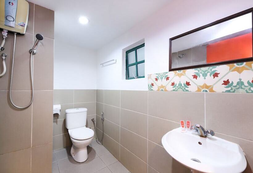 Azimuth Hotel By Oyo Rooms