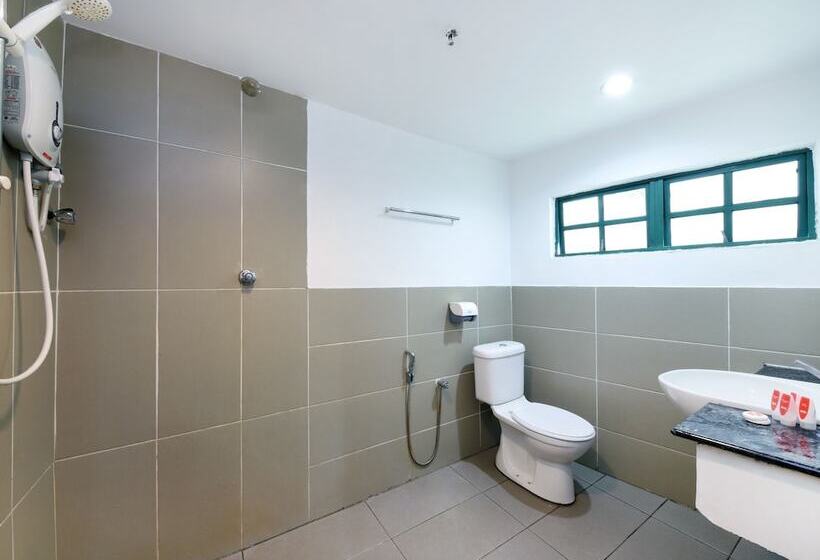 Azimuth Hotel By Oyo Rooms