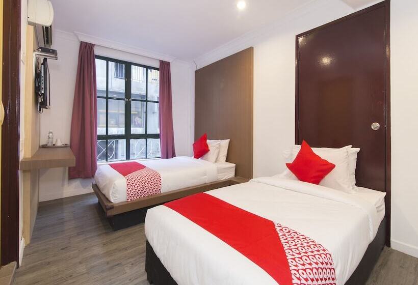 Azimuth Hotel By Oyo Rooms