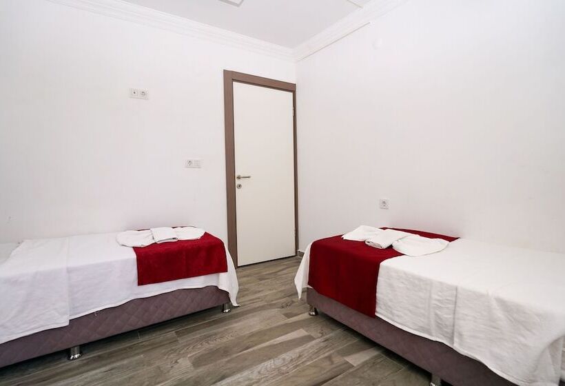 çi̇çek Apart Otel