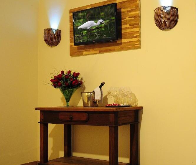 בית מלון כפרי A Pousada Do Rio Mutum