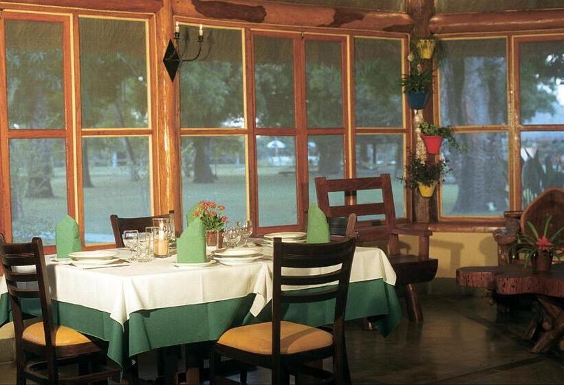 בית מלון כפרי A Pousada Do Rio Mutum