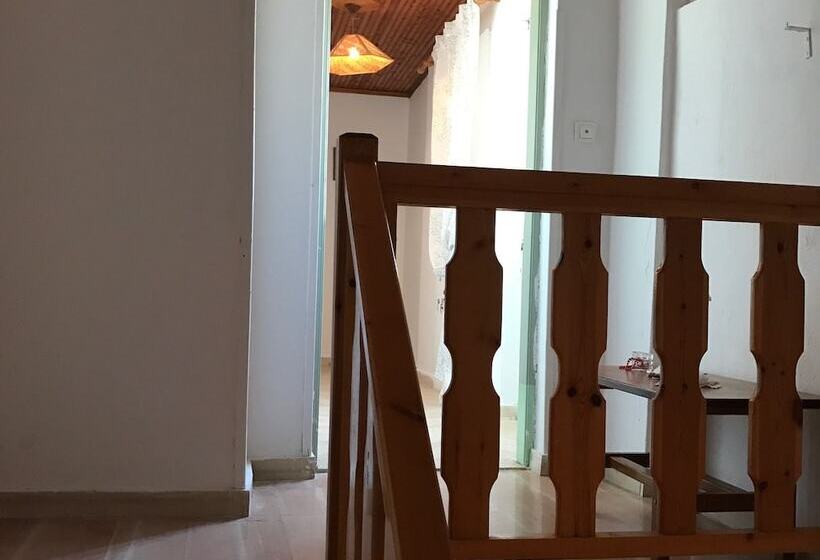 בית מלון כפרי Angela   Zoi Rooms