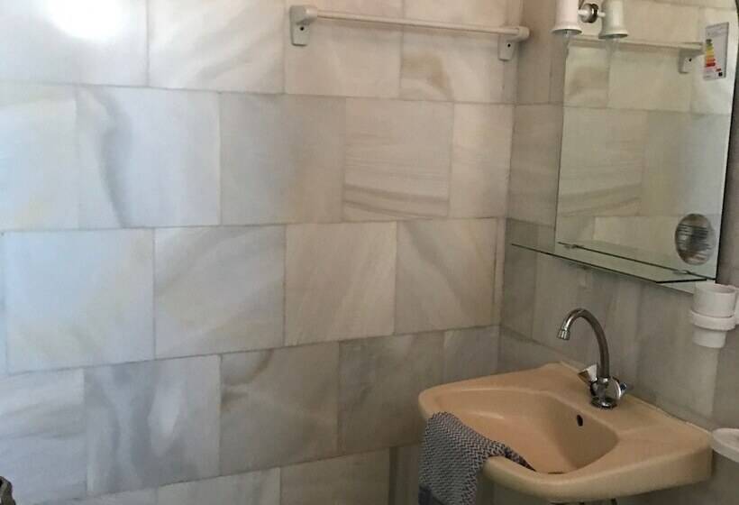 בית מלון כפרי Angela   Zoi Rooms