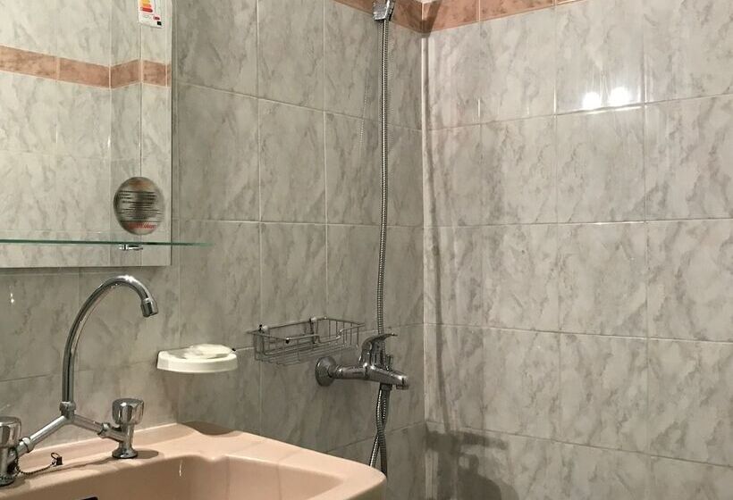 בית מלון כפרי Angela   Zoi Rooms