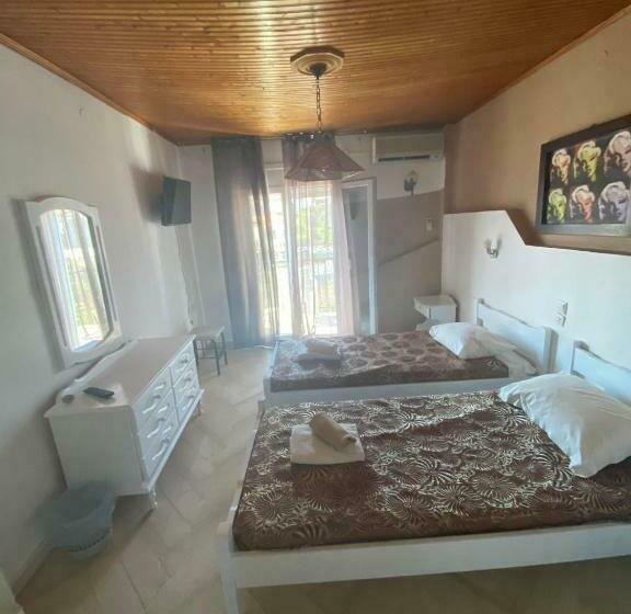 בית מלון כפרי Angela   Zoi Rooms