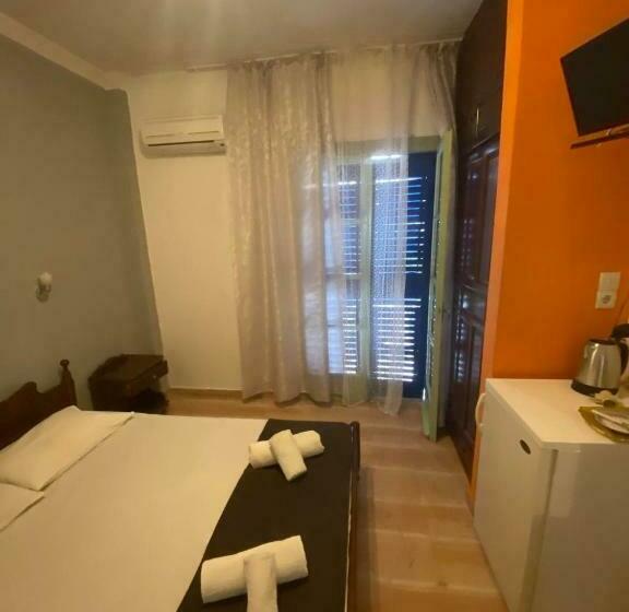 בית מלון כפרי Angela   Zoi Rooms