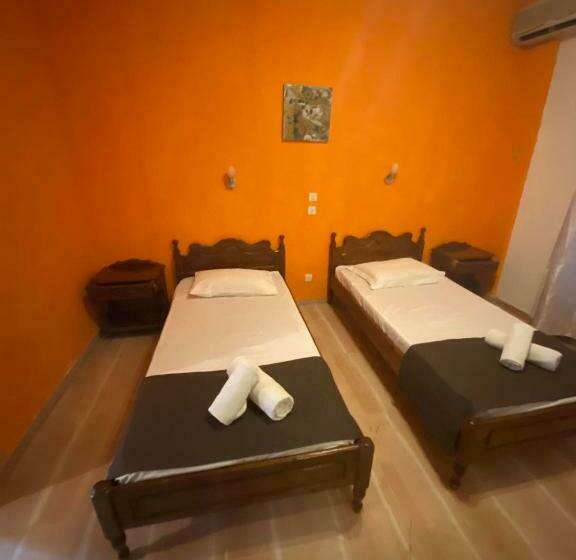 בית מלון כפרי Angela   Zoi Rooms