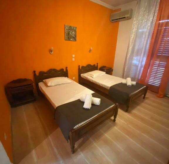 בית מלון כפרי Angela   Zoi Rooms