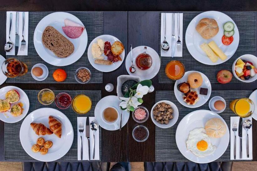 호텔 Plaza Premium Den Haag City Center