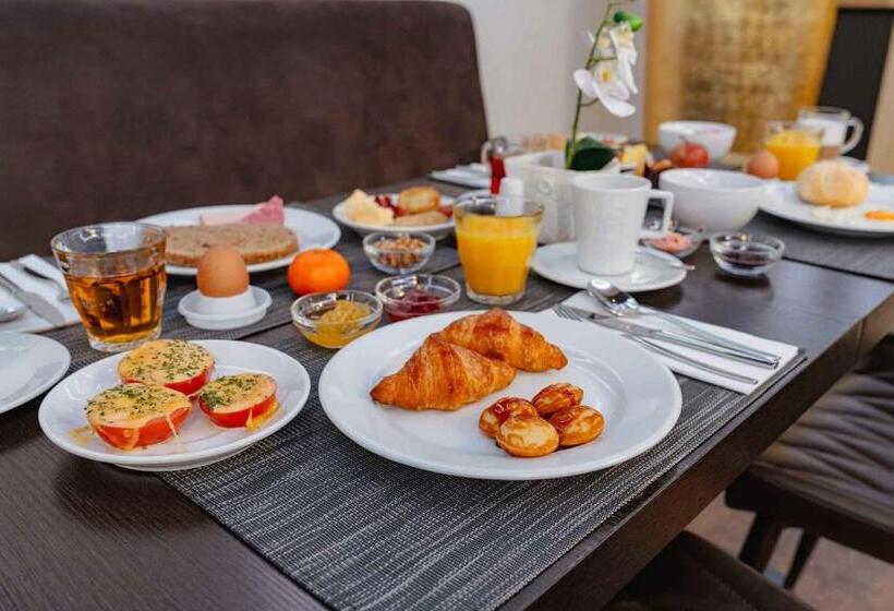 호텔 Plaza Premium Den Haag City Center