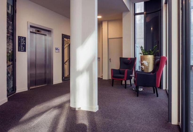 호텔 Plaza Premium Den Haag City Center