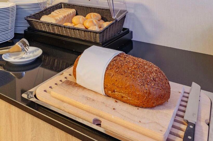 호텔 Plaza Premium Den Haag City Center