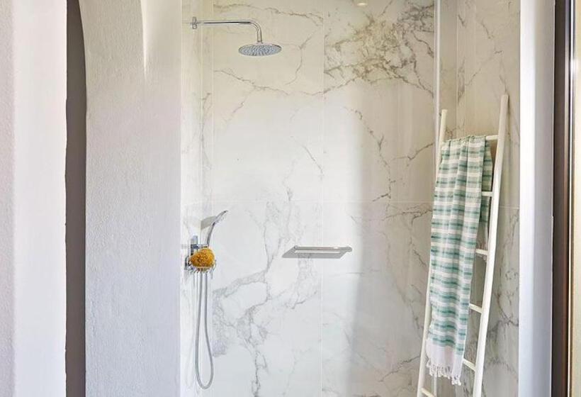 Отель Ccb Ionian Suites By Bruskos