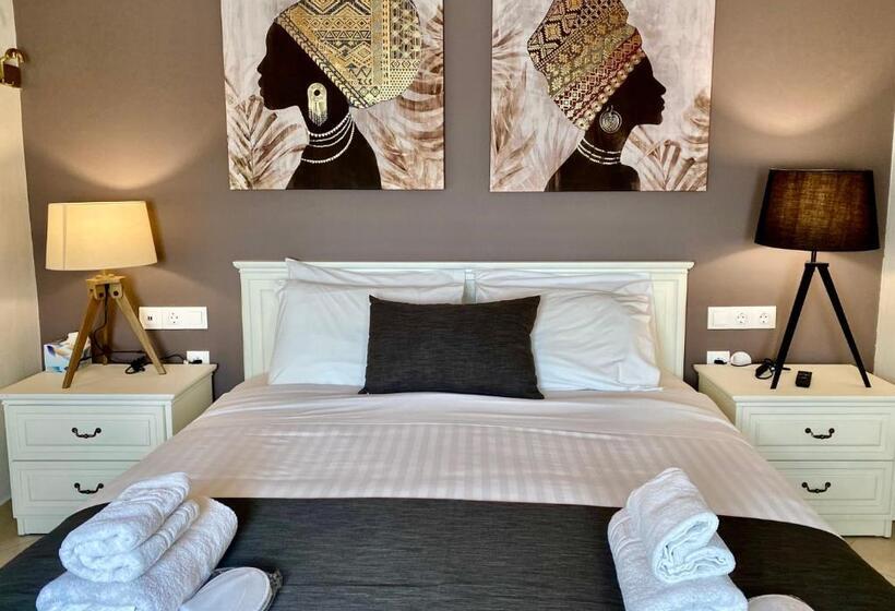 Отель Ccb Ionian Suites By Bruskos