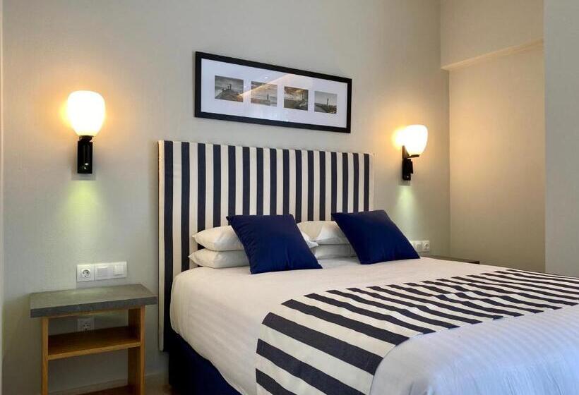 Отель Ccb Ionian Suites By Bruskos