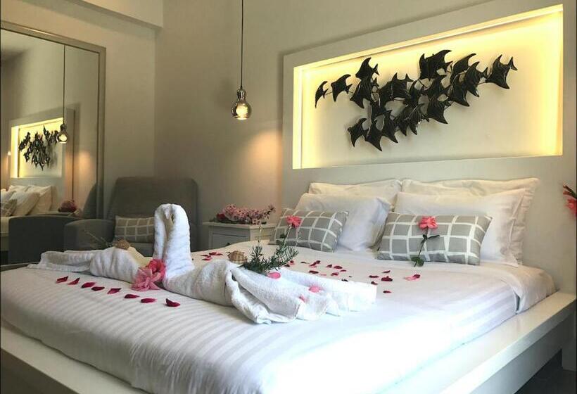 Отель Ccb Ionian Suites By Bruskos