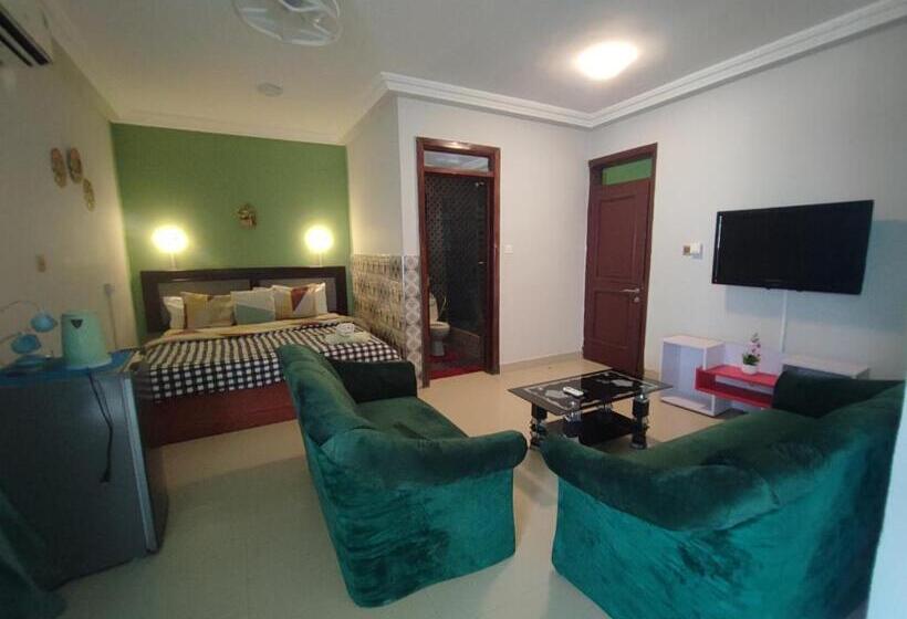 هتل Ellisa Hospitality And