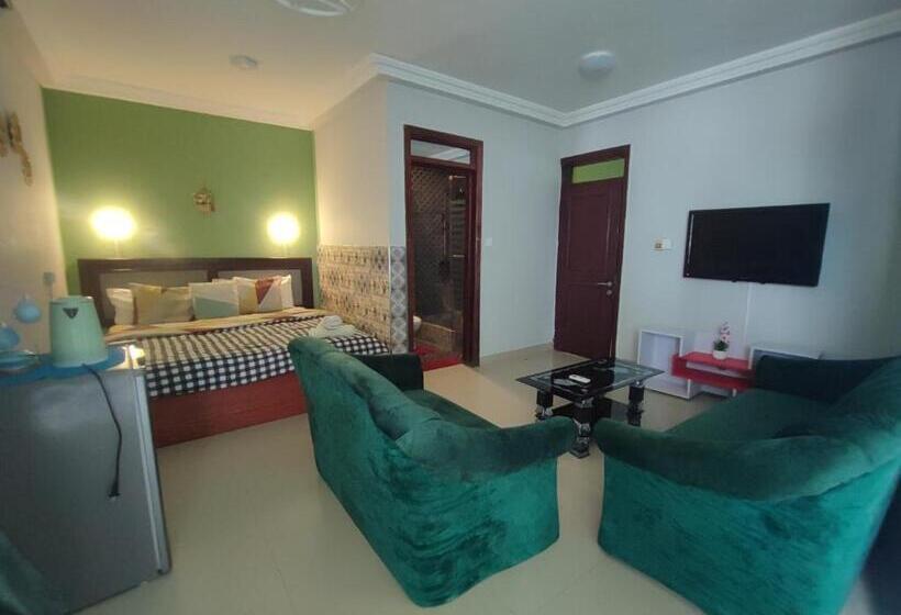 هتل Ellisa Hospitality And