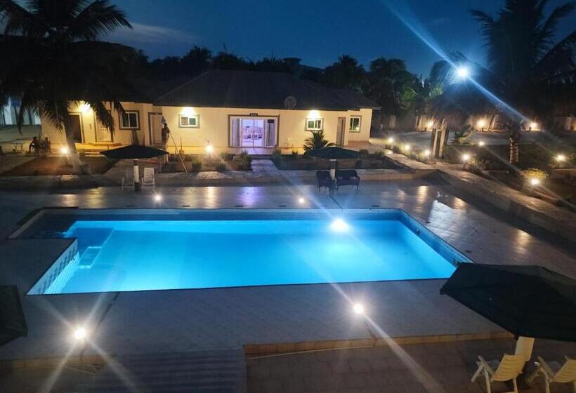 هتل Ellisa Hospitality And