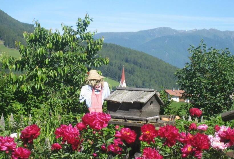 Отель Appartements Färberhof