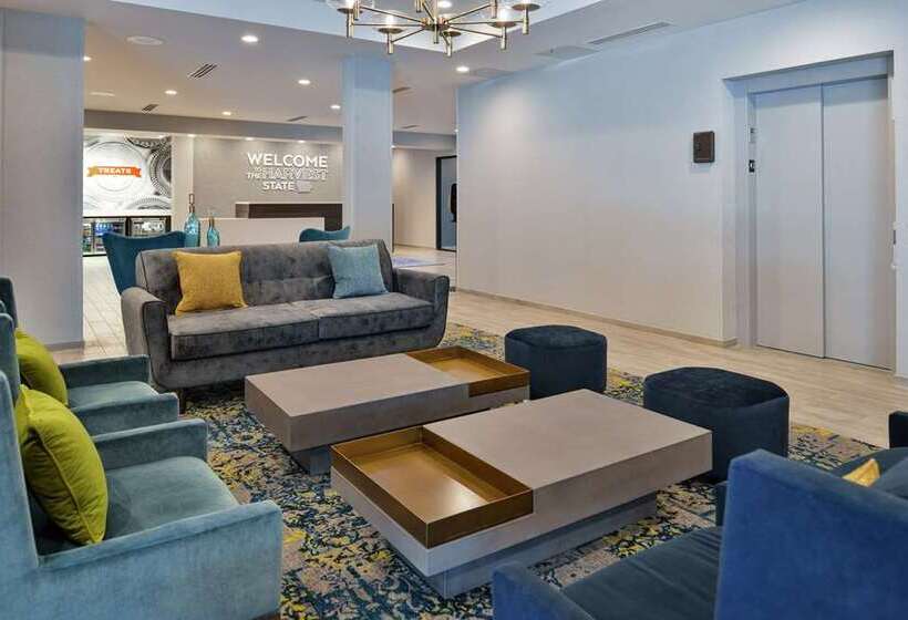 בית מלון כפרי Hampton Inn Cedar Falls Downtown